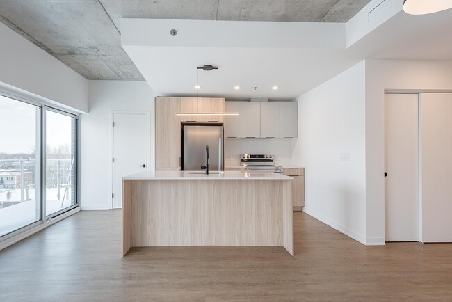 Building Photo - C207