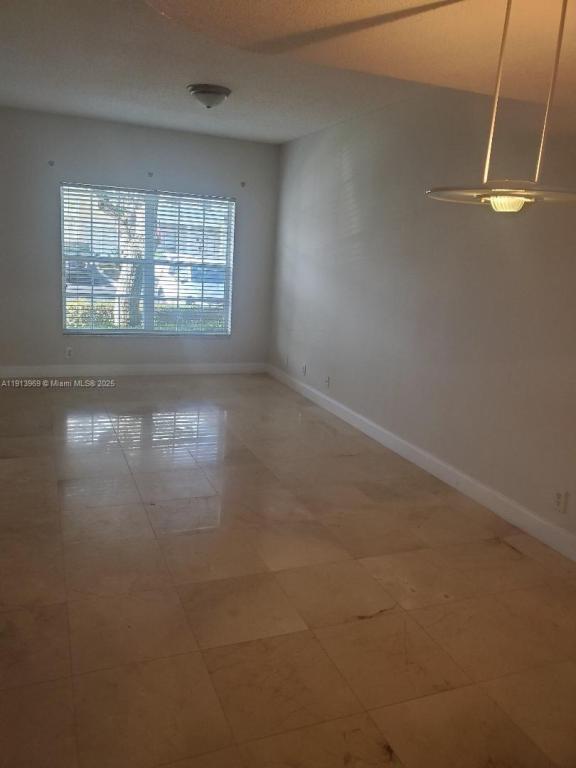 Foto del edificio - 16645 Hemingway Dr