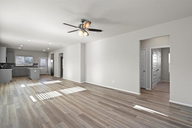 Building Photo - 220 Tall Grass Dr