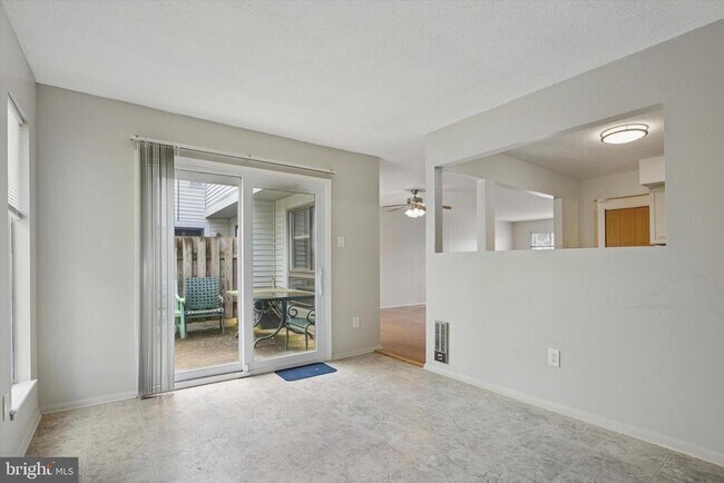 Building Photo - 102 Revere Dr