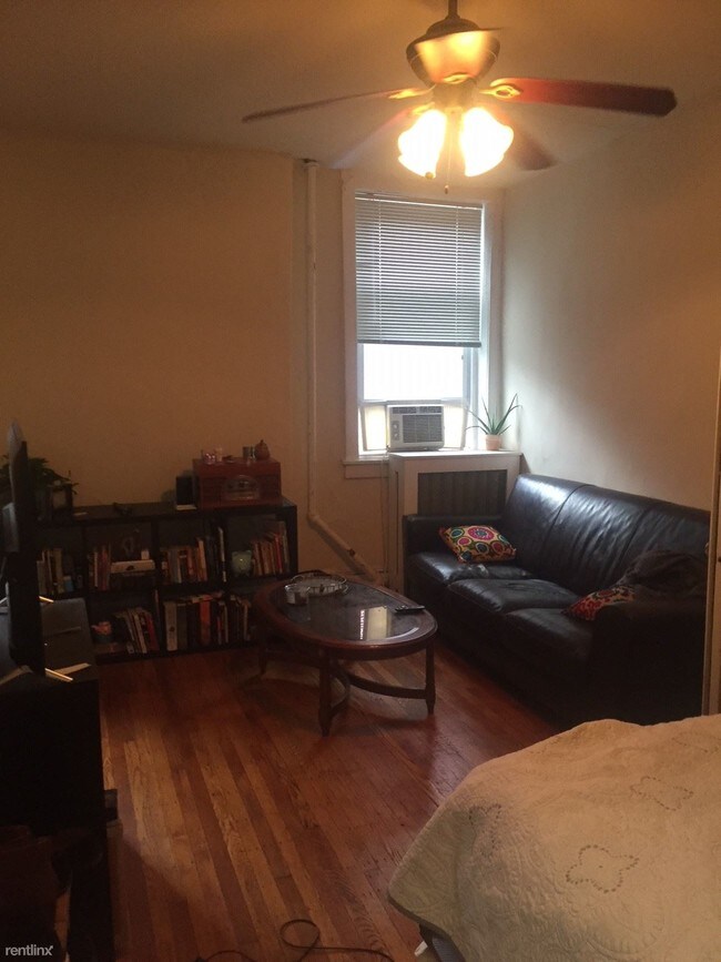 Building Photo - Studio, 1 bath  - 832 Pine St Unit 3B
