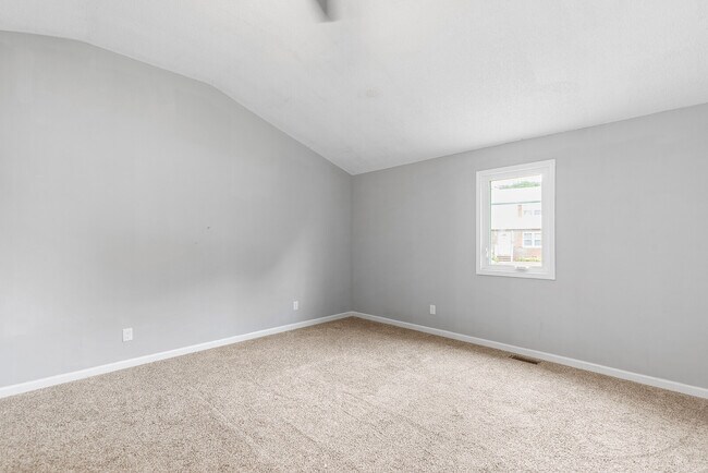 Foto del edificio - 123 Eastlawn Dr