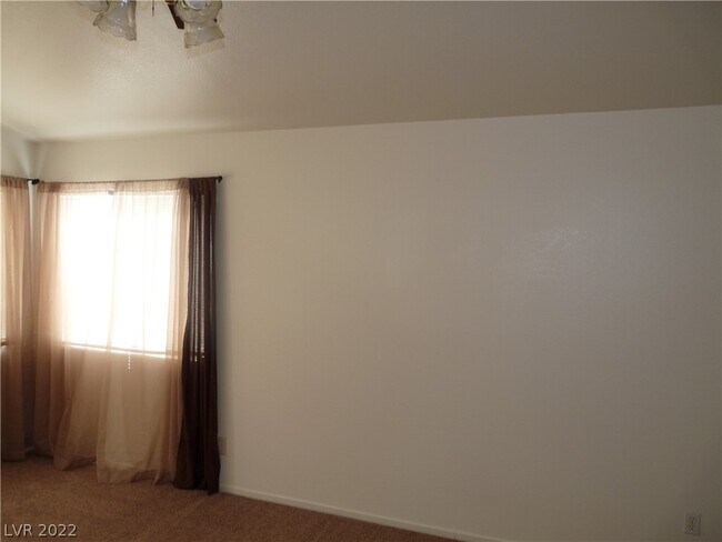 Foto del edificio - 3832 Mountain Waters St