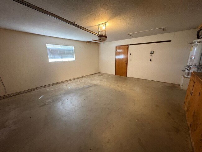 Foto del edificio - NW Visalia Home Available Now!