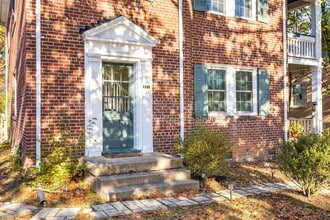 Building Photo - 4004 W Grace St