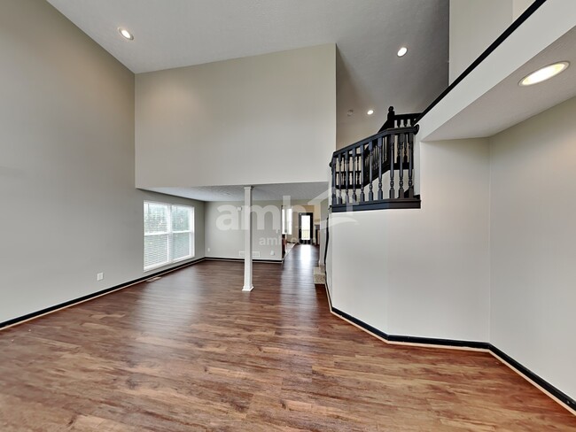 Building Photo - 595 Tall Oaks Dr