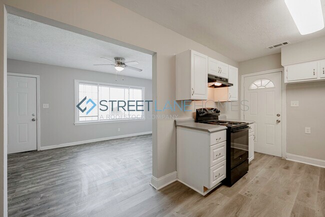 Building Photo - NOW OFFERING $250 OFF FIRST FULL MONTH IF ...