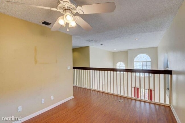 Building Photo - 3 br, 2.5 bath House - 5129 HERON PLACE