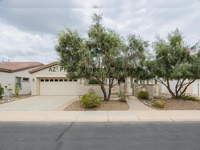 Building Photo - 4652 E Donato Dr