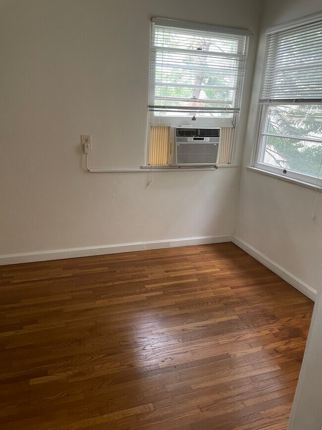 Dining - 1123 12th St