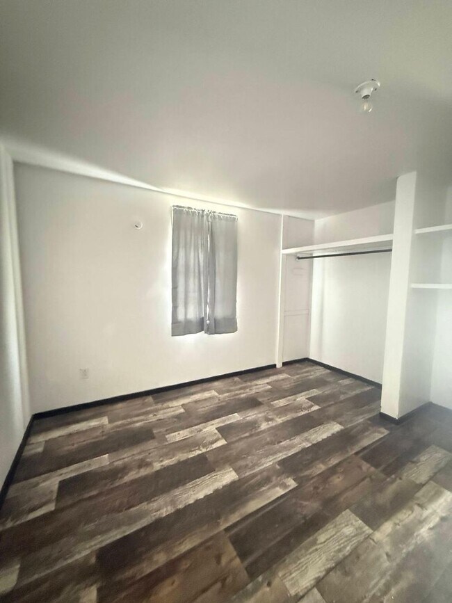 Building Photo - Charming 3-Bedroom Home with Large Yard on the Outskirts of Edinburg