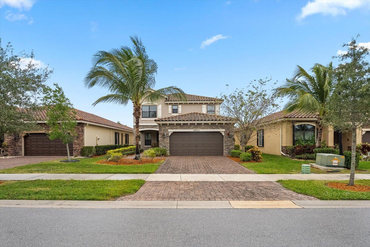 Foto principal - 8903 Sea Chase Dr