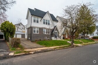Building Photo - 41 Meadowbrook Rd