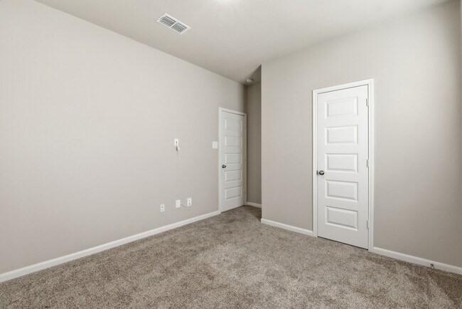 Foto del edificio - 3647 Telford Ln