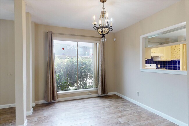 Foto del edificio - 7840 Bateman Ln