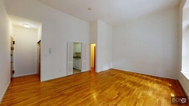 Building Photo - 107 W 69th St