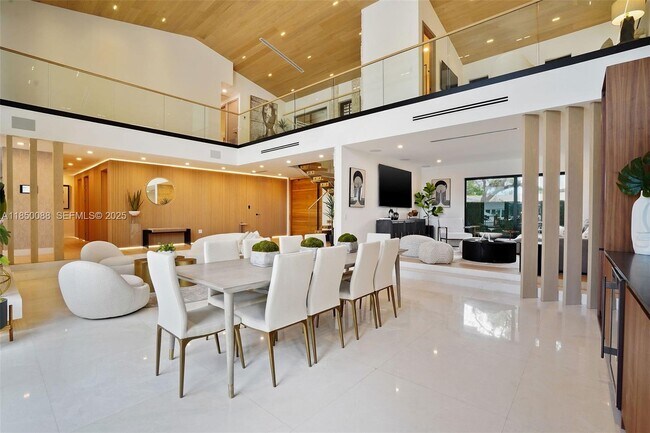 Foto del edificio - 3343 NE 166th St