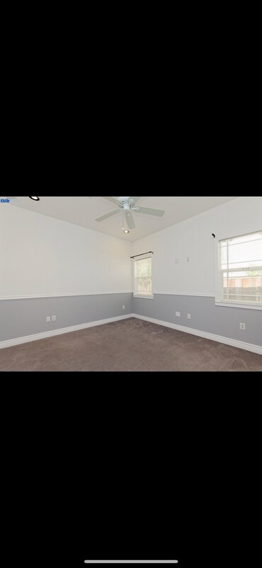 Building Photo - 9315 Hillside St
