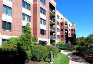 Foto del edificio - 5 W Central Rd