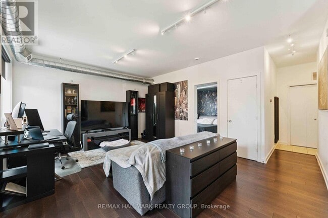 Photo du bâtiment - 1308 Thames St