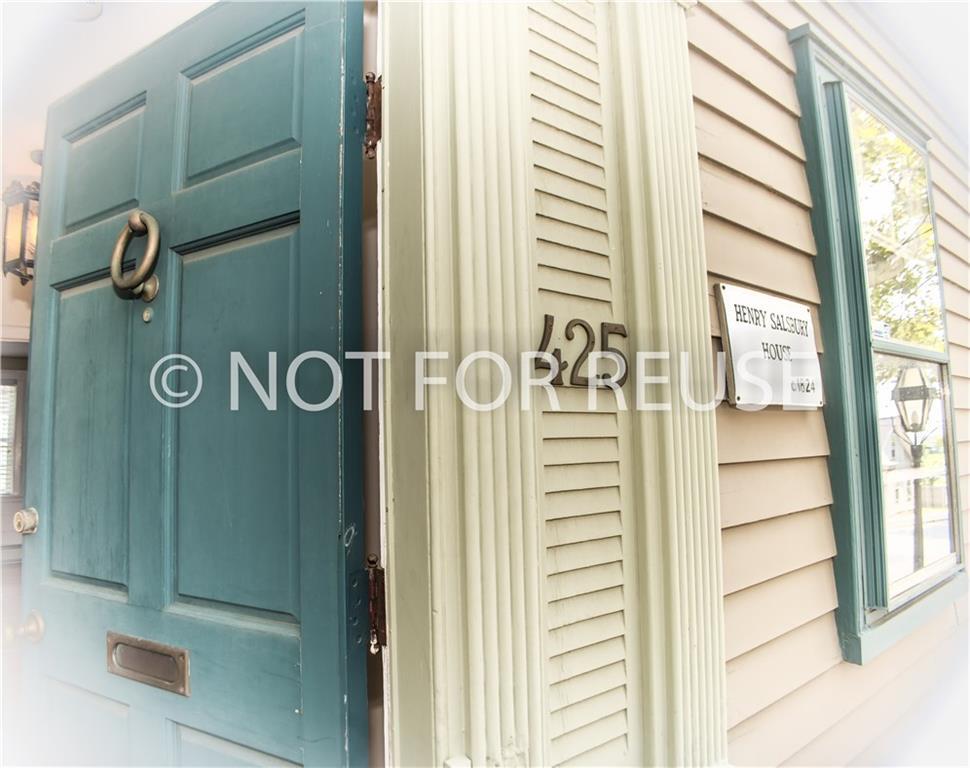 Primary Photo - 425 Benefit St