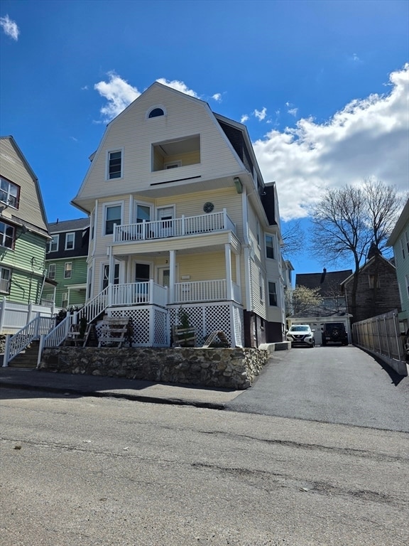 Building Photo - 2 Hillside St