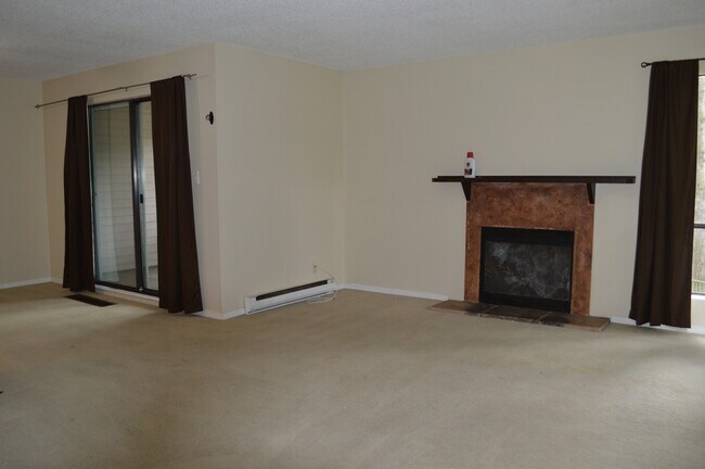 Building Photo - 10511 Holly Park Ln