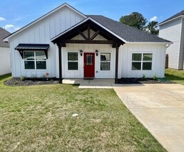 Building Photo - 30 Vineyard Dr