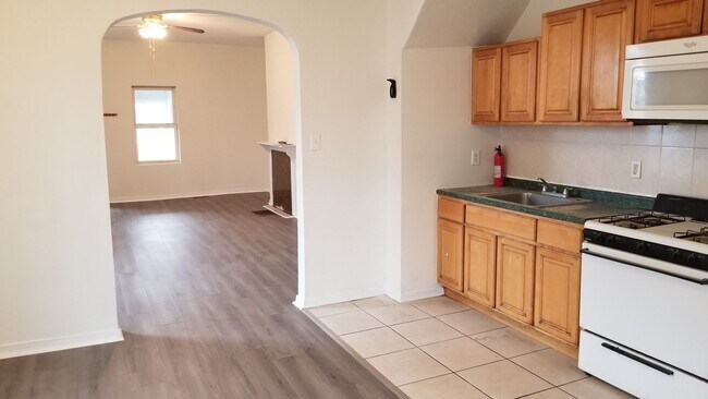 Foto del edificio - Spacious Home - Southwest Philadelphia
