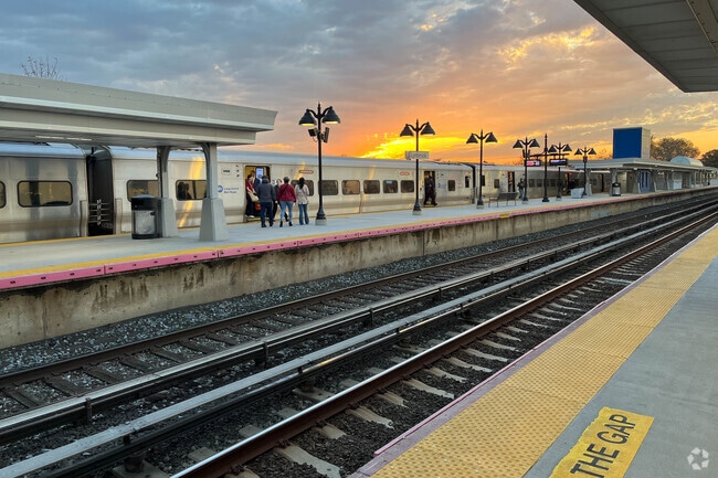 The Lynbrook LIRR has an elevated platform.