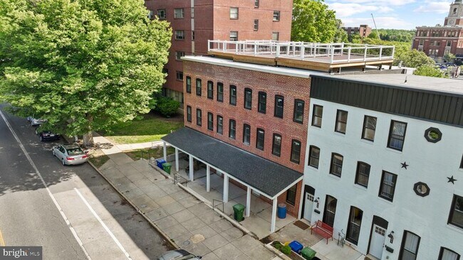 Foto del edificio - 3921 Roland Ave
