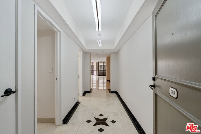 Foto del edificio - 10660 Wilshire Blvd