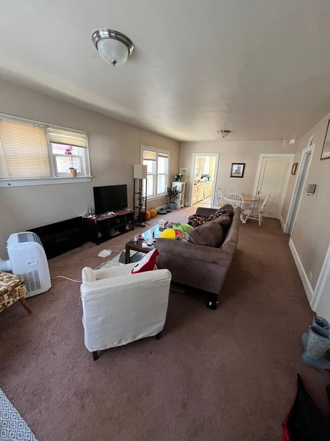 Building Photo - 415 Washington St