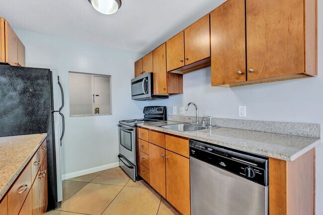 Foto del edificio - Spacious City Living at Linwood Towers – U...