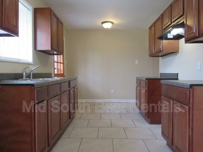 Foto del edificio - 1743 Wildrose St