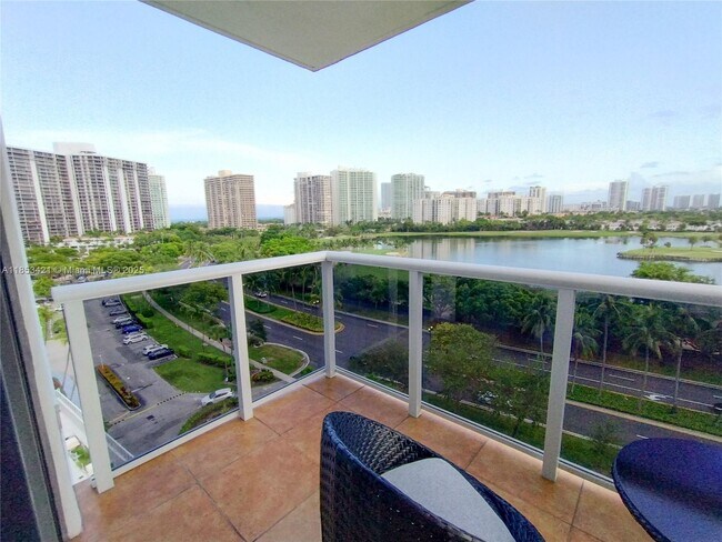 Foto del edificio - 3625 N Country Club Dr