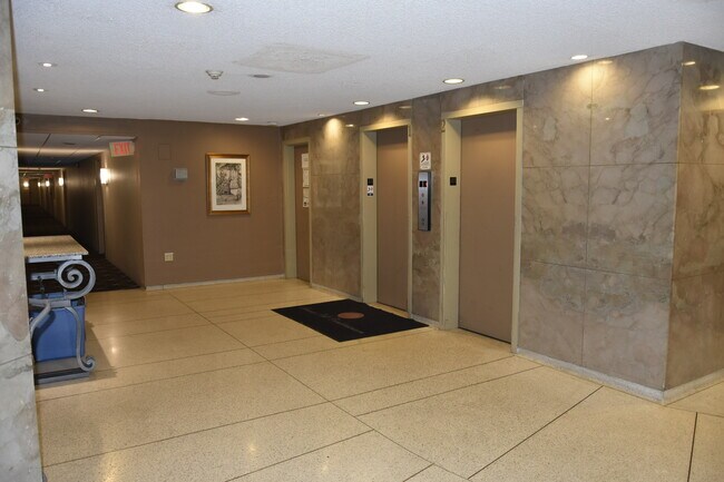 Foto del edificio - 100 West Ave