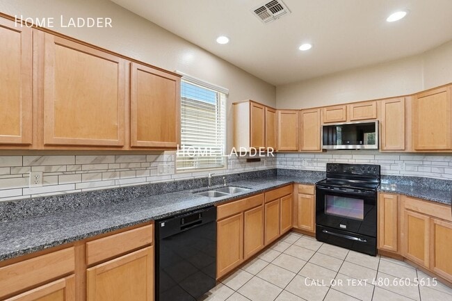 Building Photo - 4971 E Sunstone Dr