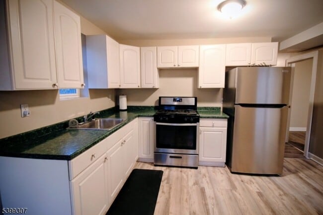 Foto del edificio - 31 Stewart Pl