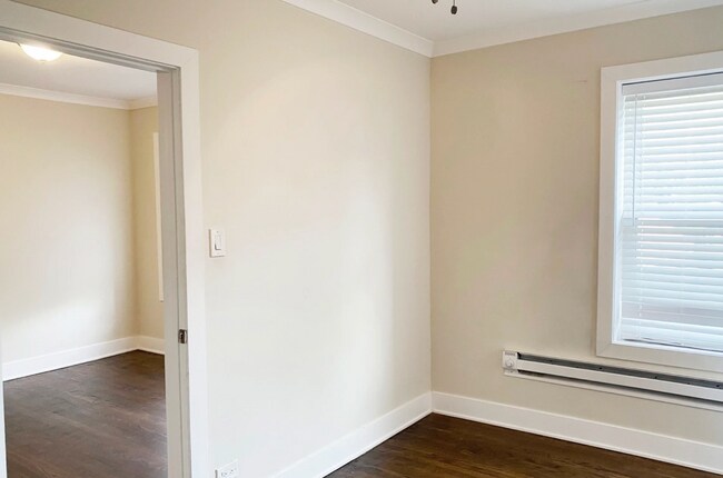 Foto del edificio - 1421 W Hutchinson St