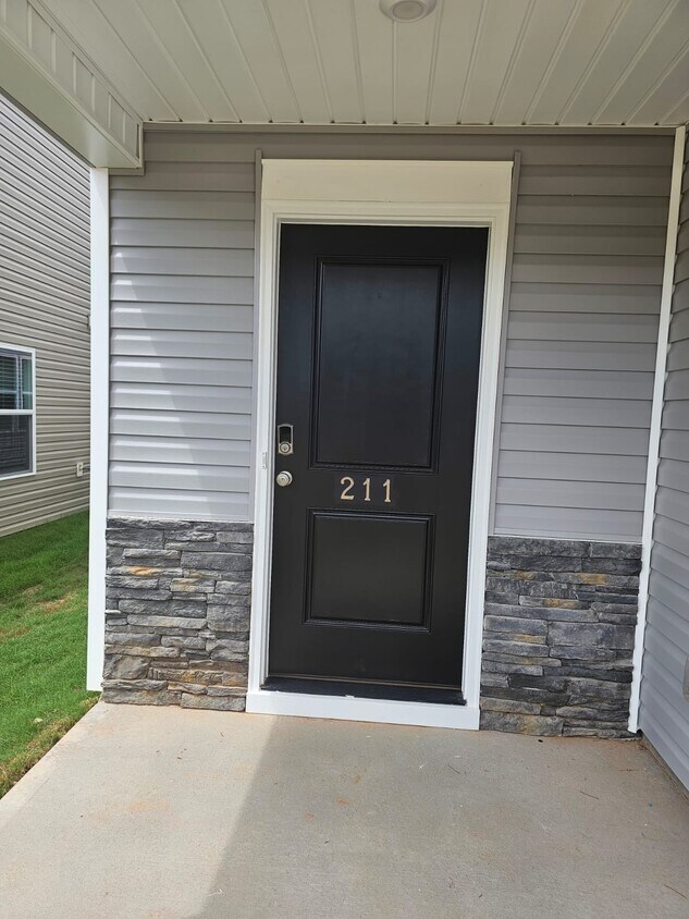 Primary Photo - 211 Boneset Dr