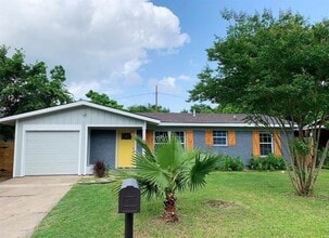 Building Photo - 2308 Devonshire Dr