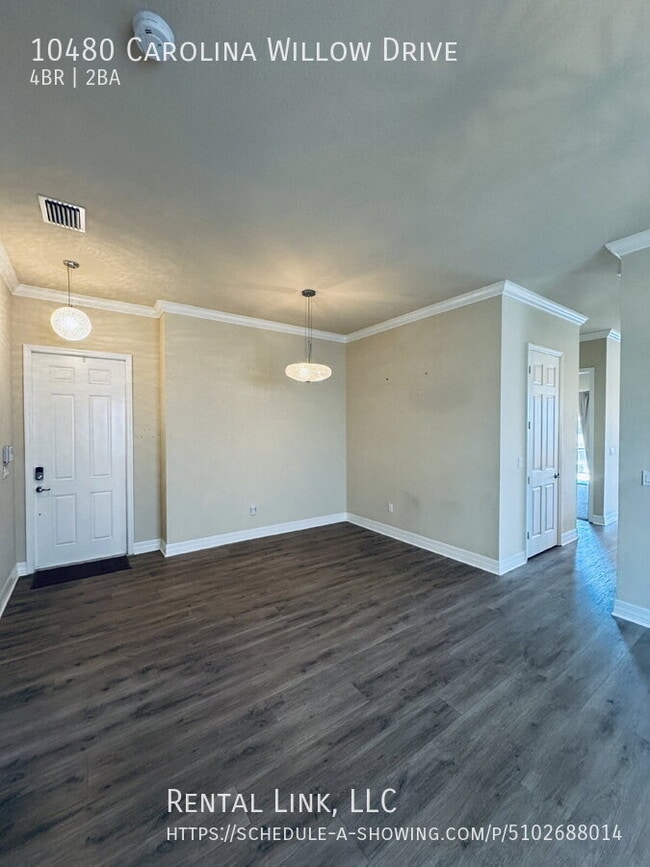 Building Photo - 10480 Carolina Willow Dr