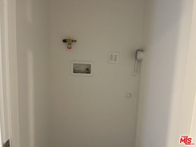 Foto del edificio - 1662 Arlington Ave