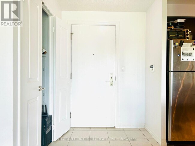 Photo du bâtiment - 275 Yorkland Rd