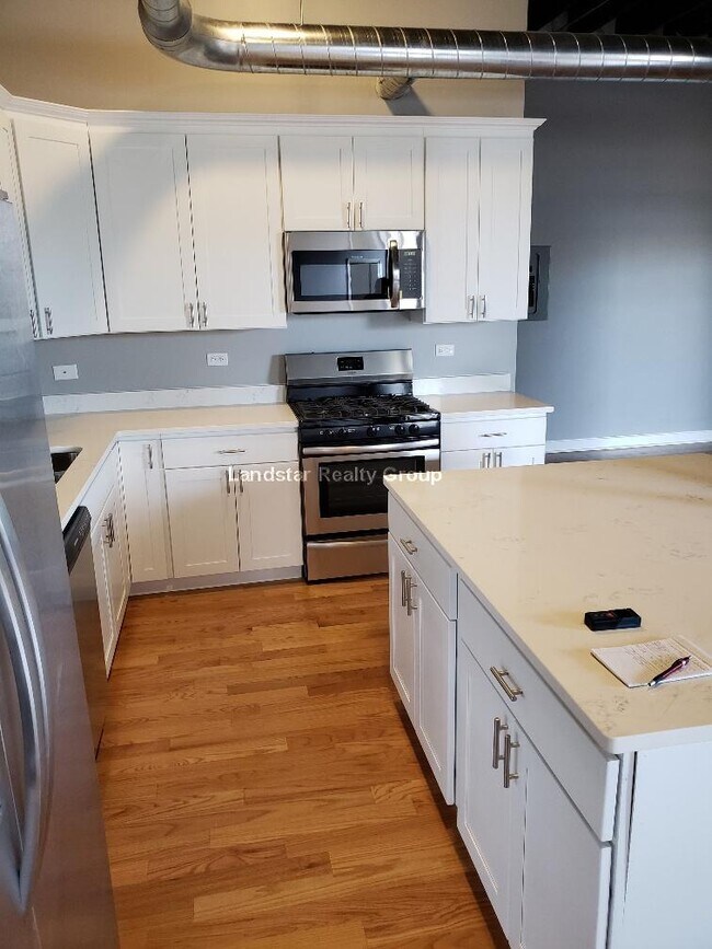 Building Photo - 317 Howard St