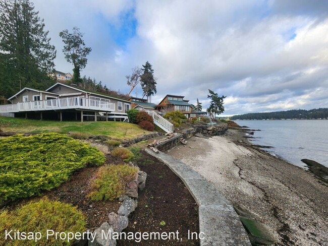 Building Photo - 3 br, 1 bath House - 5765 Watauga Beach Dr...