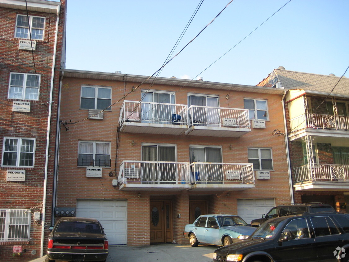 Foto principal - 59-24 Xenia St