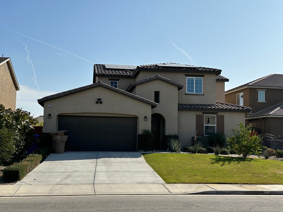 8108 Amazon Jade St, Bakersfield, CA 93313 House Rental in