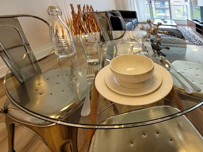 Photo du bâtiment - 3000 Av. Colomb